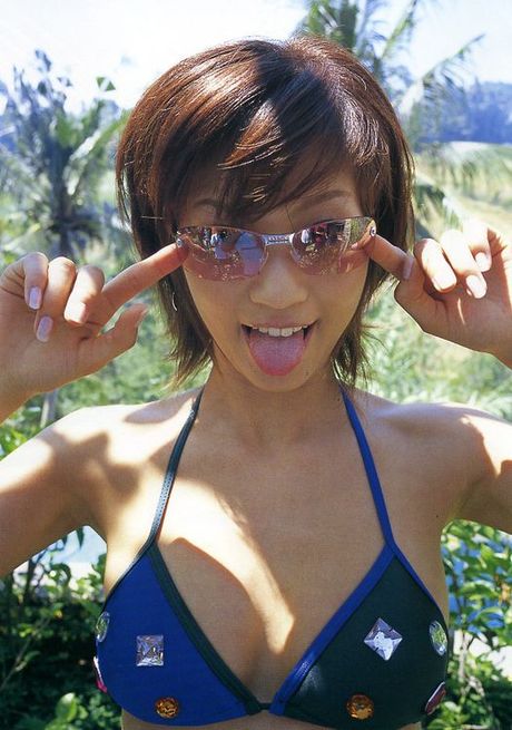 Peppy and energetic this gravure idol hottie is mouth watering
