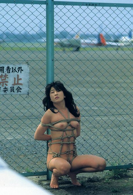 Asian amateur girl gets her pussy licked and her nipples pierced in public