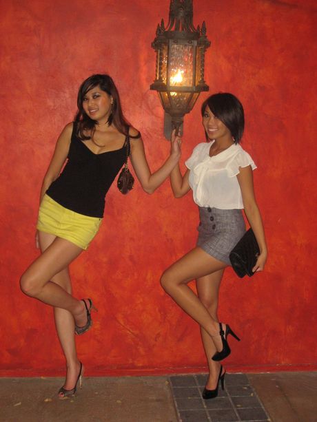 girsl getting a little lesbianistic in these mixed azn pics 2